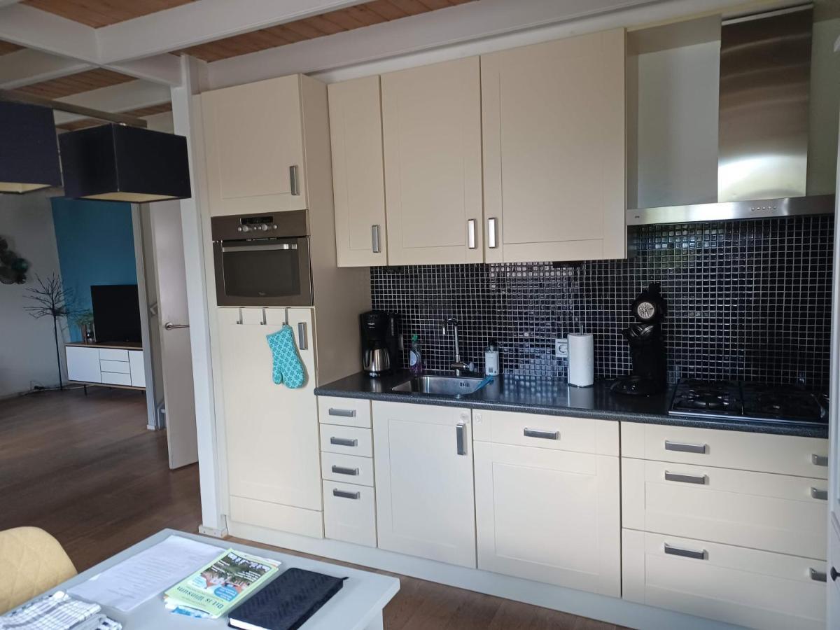 Karakteristiek Huis In Centrum Winsum Met Nieuwe Badkamer Luaran gambar